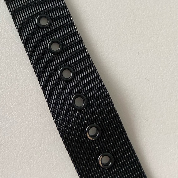 Minimalist Black & Rose Gold detail women’s watch Reitmans - Picture 2 of 5